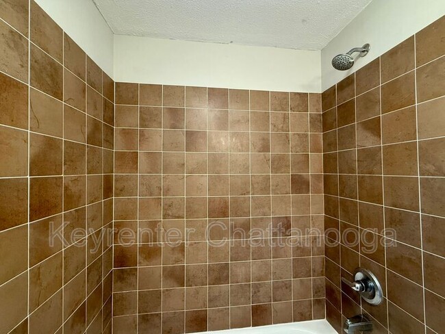 Building Photo - 305 Sunrise Ln