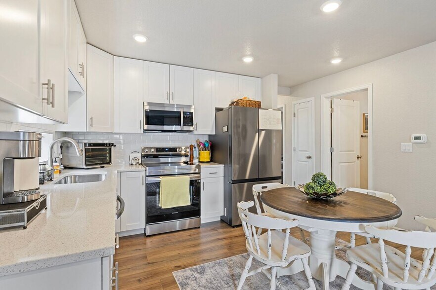 Building Photo - 9440 Oro City Loop