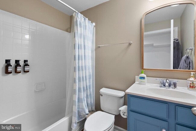 Building Photo - 35507 St James Dr