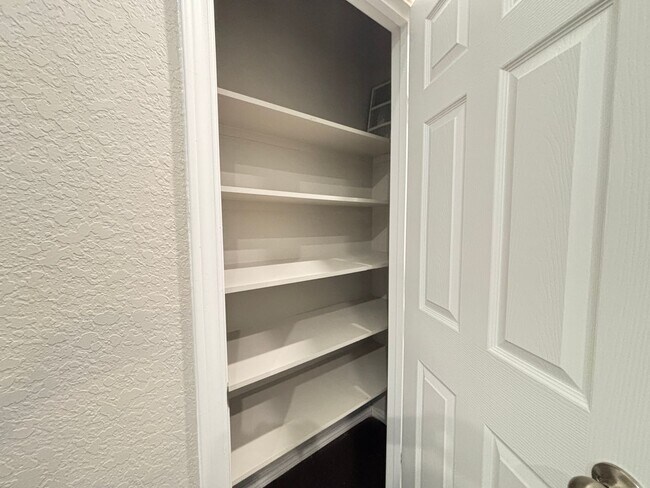 Building Photo - Luxury Duplex in Seguin with 3-bed, 2-bath...
