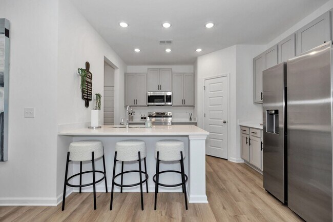 Building Photo - BRAND NEW 3 Bed 2.5 bathroom townhomes in Madison!