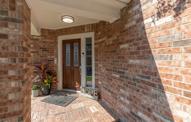 Building Photo - 11818 Rainbow Bridge Ln