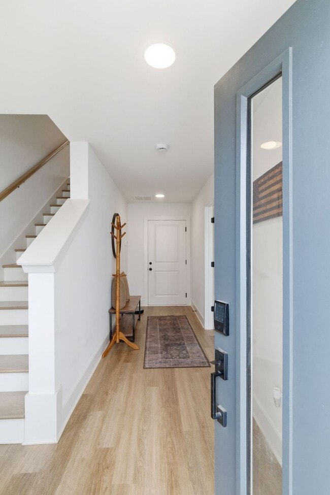 Building Photo - Modern Townhome in Madison