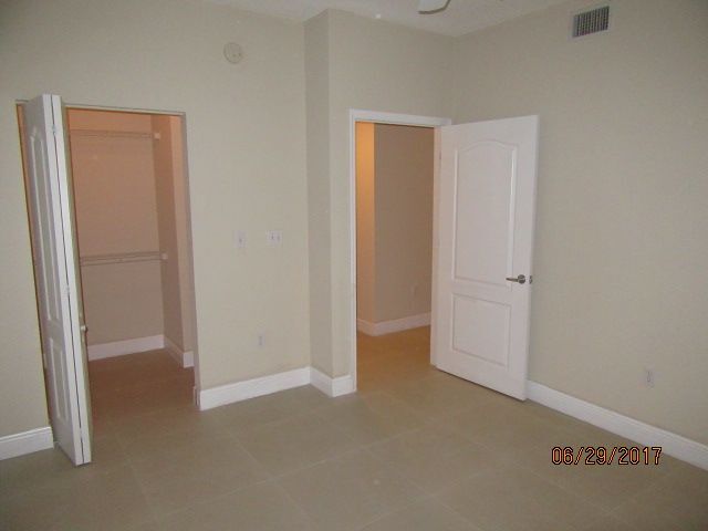 Building Photo - 6001 SW 70th St