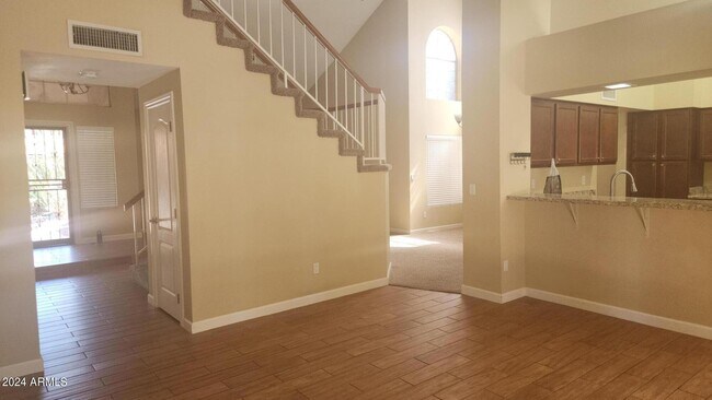 Building Photo - 1683 W Carla Vista Dr