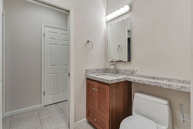 Building Photo - 2-Bedroom Condo in Prime Sunnyvale Locatio...
