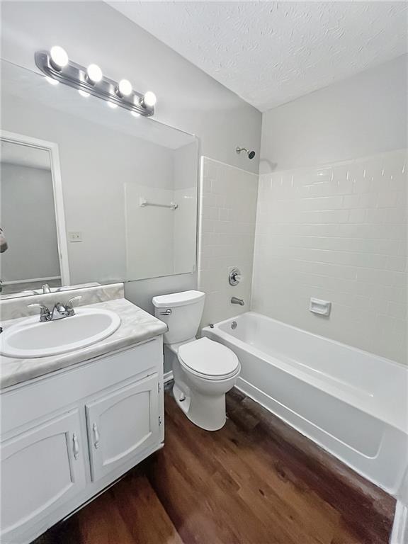 Building Photo - 5749 Wells Cir