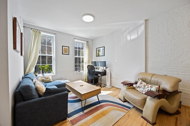 Building Photo - 316.5 6th St