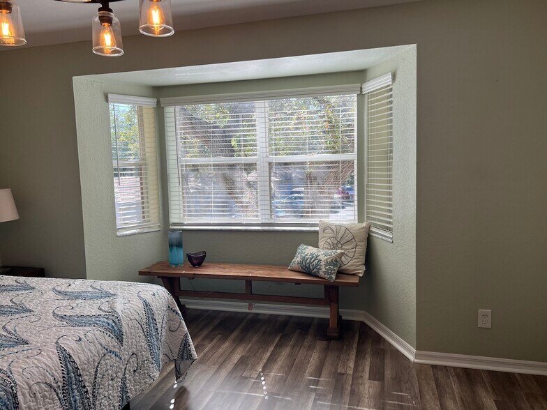 Master BD - 1096 Woodshire Ln