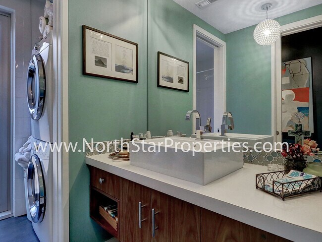 Building Photo - Truly Amazing and Rare Furnished Lake Oswego Cabana.