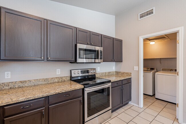 Building Photo - 8220 N Freshwater Ln