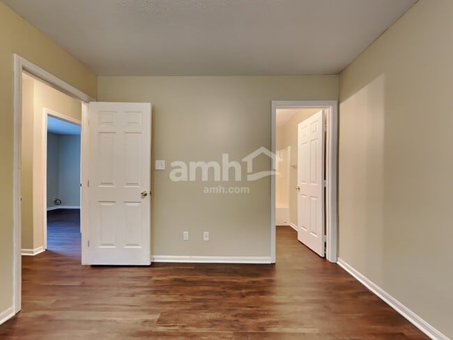Building Photo - 2515 Bridgewood Dr