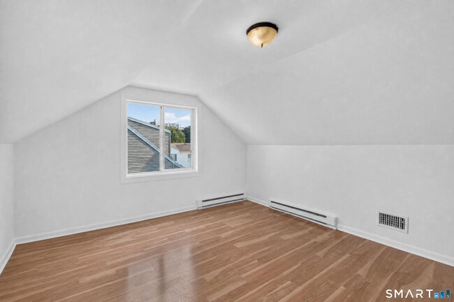 Building Photo - 11 Stratfield Pl