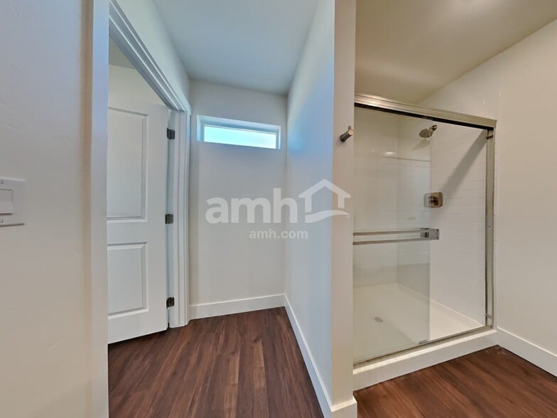 Building Photo - 1405 Alderleaf Ave