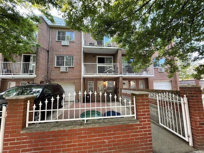 Primary Photo - 91-15 97th Ave