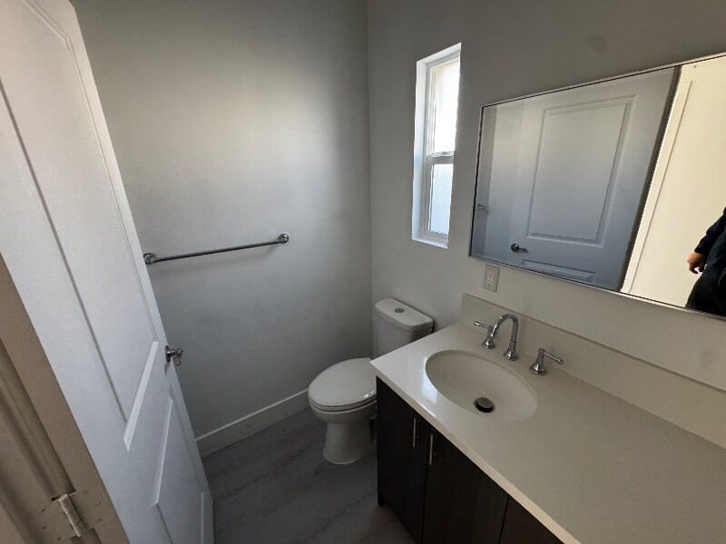 Building Photo - 3291 Del Rey Dr