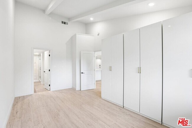 Building Photo - 2700 Cahuenga Blvd E