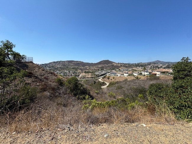 Building Photo - Gorgeous for 4 Bedroom and gated community
