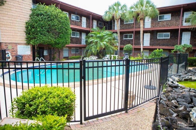 Building Photo - 300 Bayou Blvd