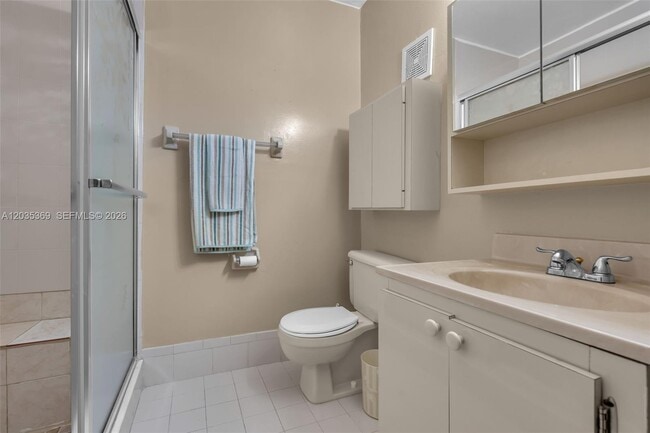 Building Photo - 1757 W 57th St
