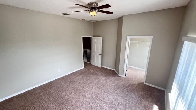 Building Photo - Beautiful 3/2 Townhouse Available !!