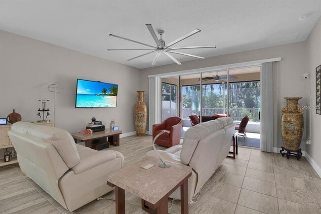 Building Photo - 2487 Empress Dr