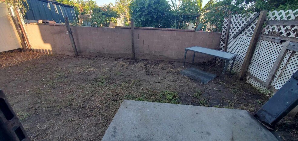 Building Photo - 16122 S Ainsworth St