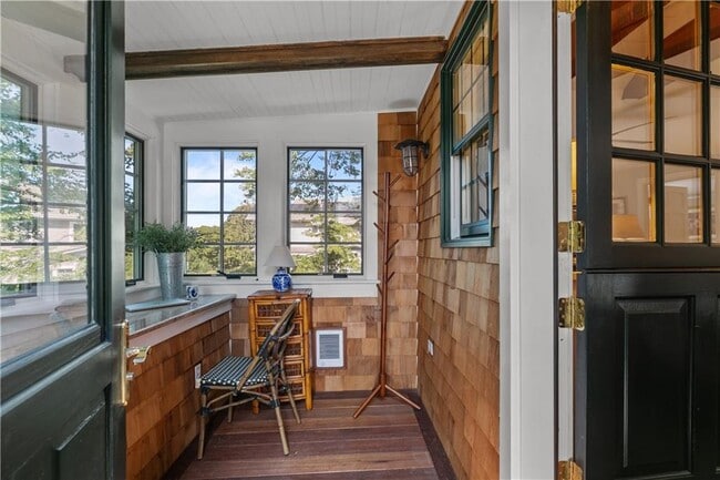 Building Photo - 99 Coggeshall Ave