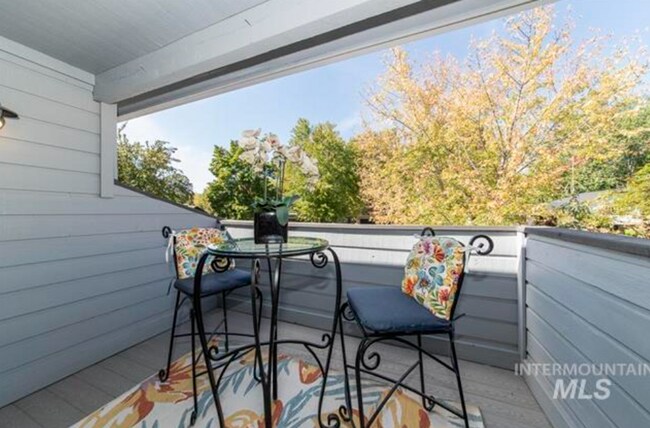 Building Photo - Gorgeous Updated Home in the Heart of Eagl...