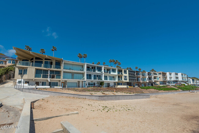 Building Photo - 11844 S Beach Club Way