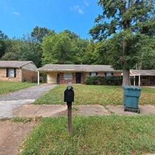 Building Photo - 3286 Sandy Springs Dr