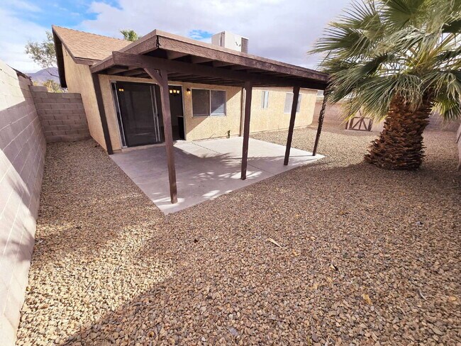 Building Photo - Spacious 4-Bedroom Oasis with Elegant Granite Touches in Vibrant Las Vegas!