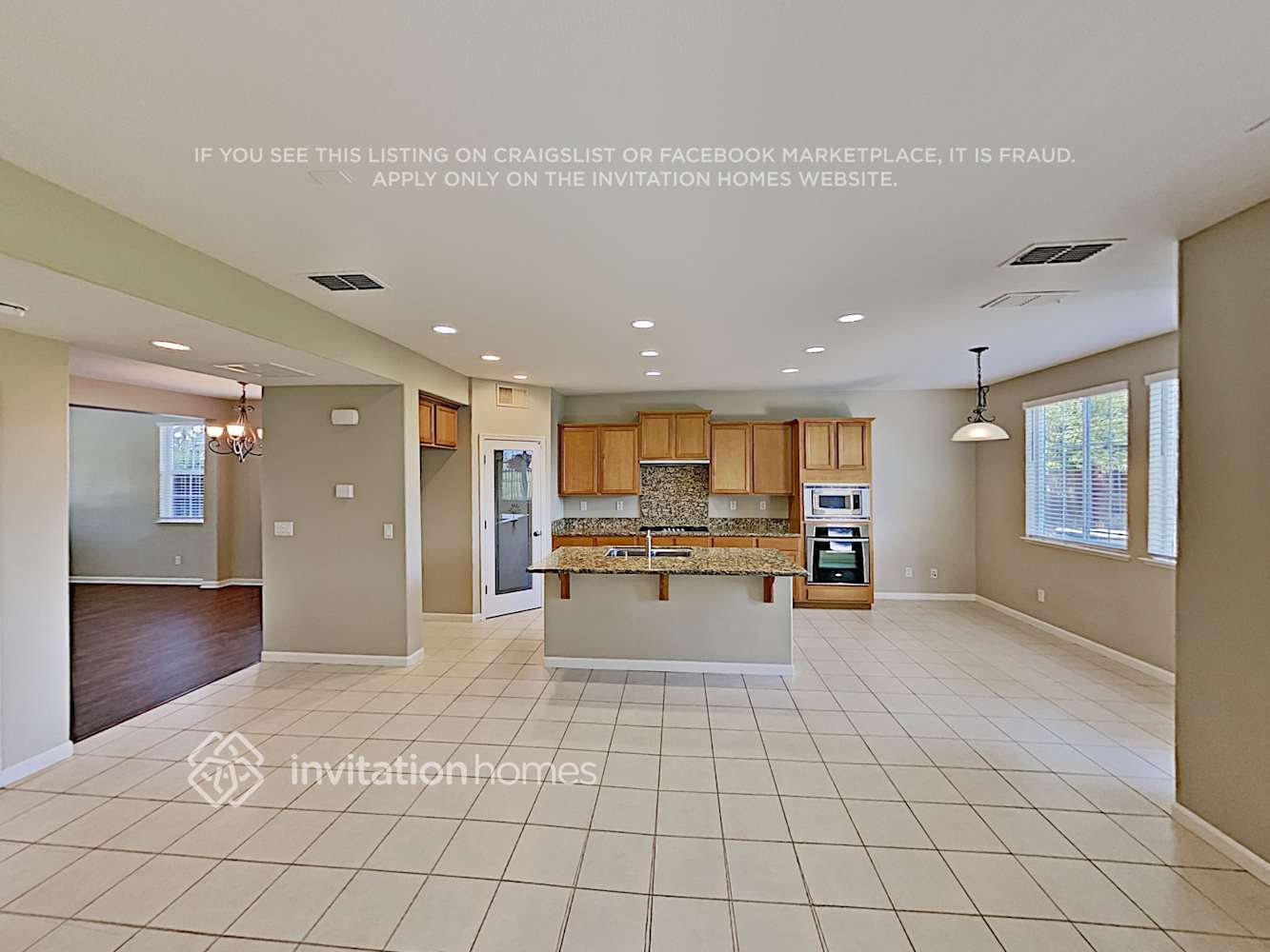 Building Photo - 1279 Regent Cir