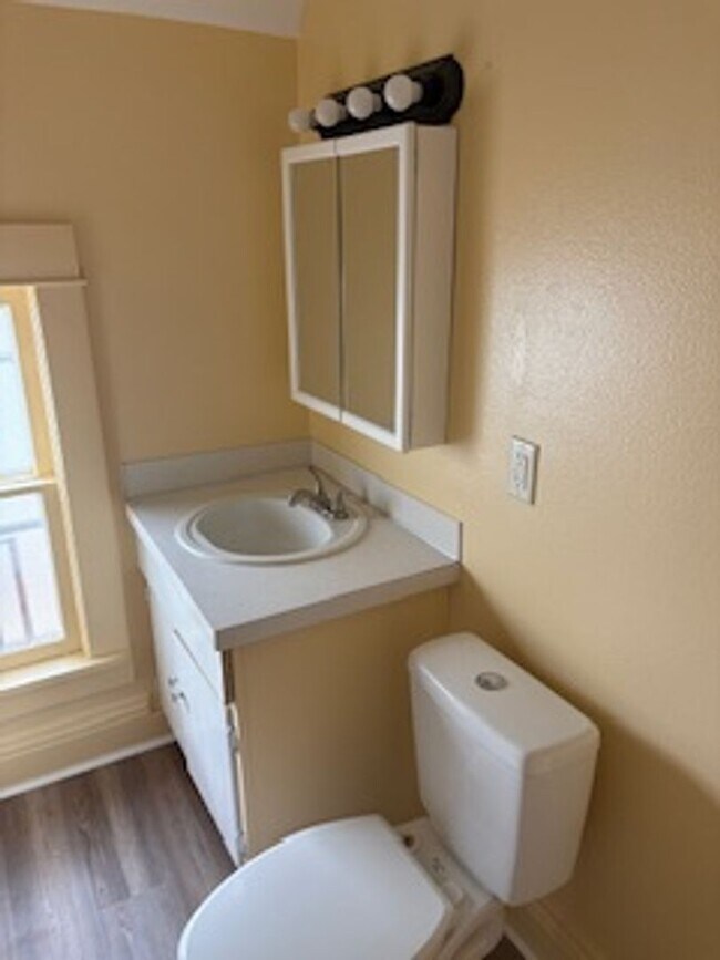 Building Photo - 3 BR house, garage, fenced yard