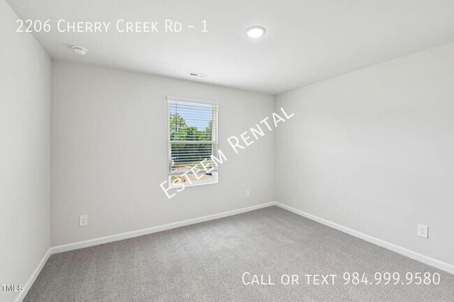 Building Photo - 2206 Cherry Crk Rd