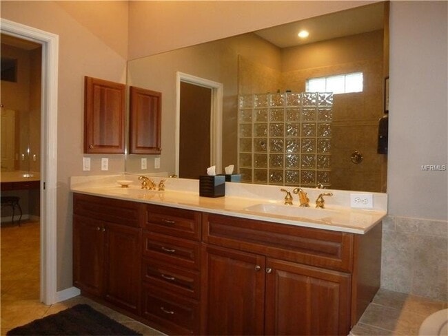 Building Photo - 5522 Eastwind Dr