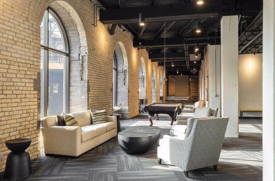 Building Photo - 401 N 2nd St