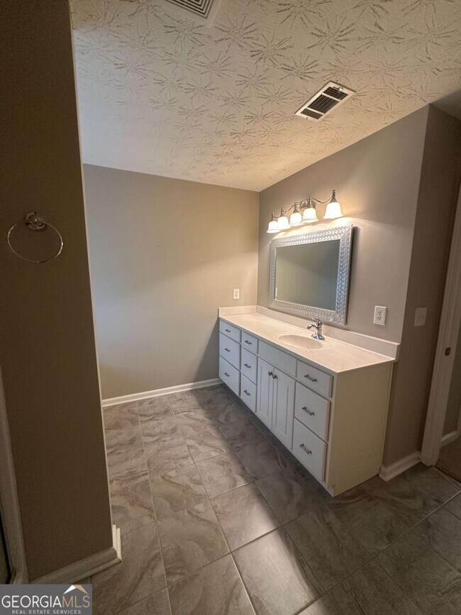 Building Photo - 4138 Deer Springs Way