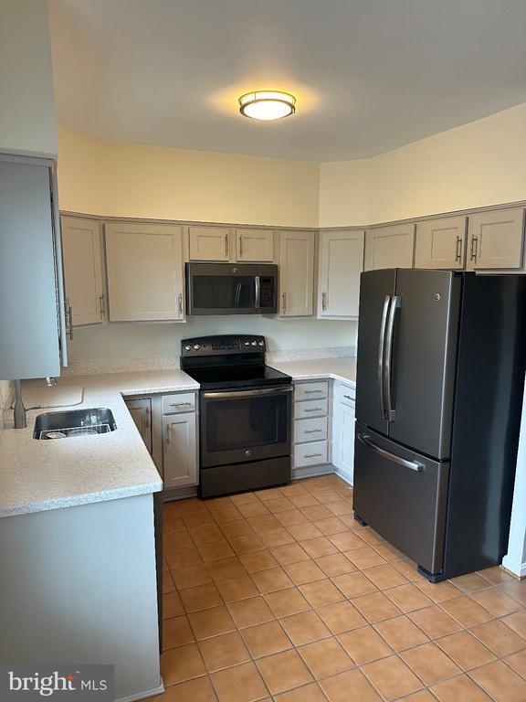 Building Photo - 942 S Rolfe St