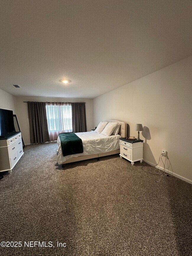 Building Photo - 2062 Garrison Wy