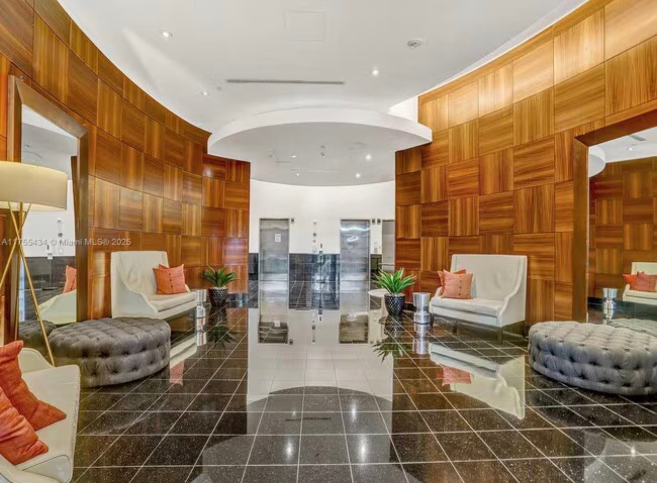 Building Photo - 3000 Coral Wy