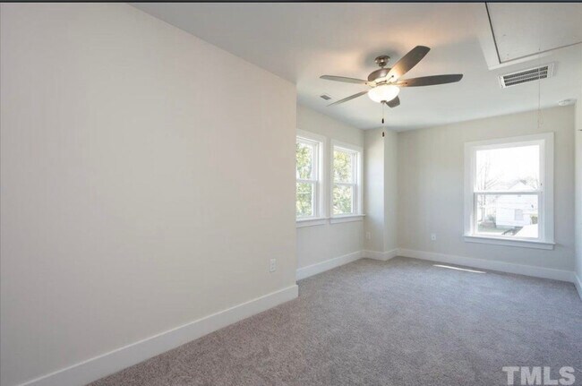 Building Photo - 1004 Linwood Ave