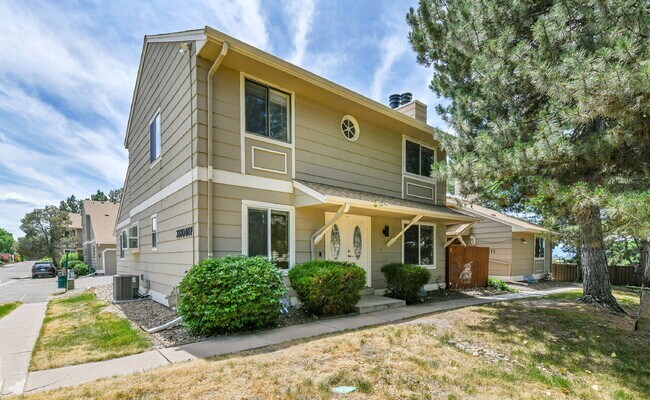 Building Photo - $2,795.00 - 4 Bedroom, 3 Bathroom, Single ...