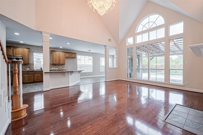 Building Photo - 5547 Cranston Ct
