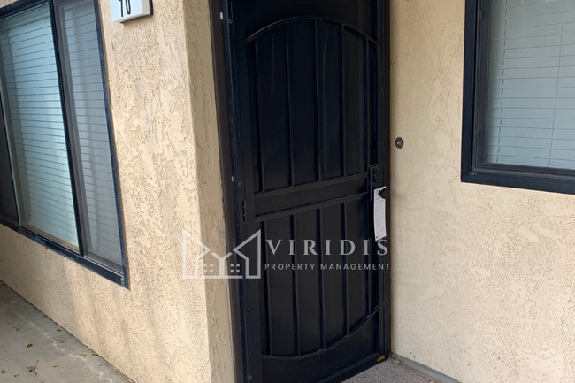 Building Photo - 1001 Mohawk St