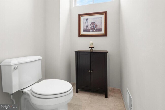 Building Photo - spacious 3-bedroom, 2 full and 2 half bathroom residence