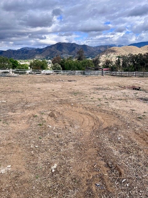 Building Photo - 2640 Bridle Path Dr