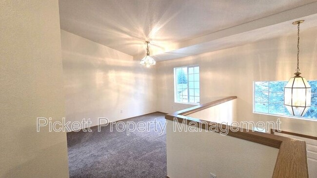 Building Photo - 2122 Tidepool Pl E