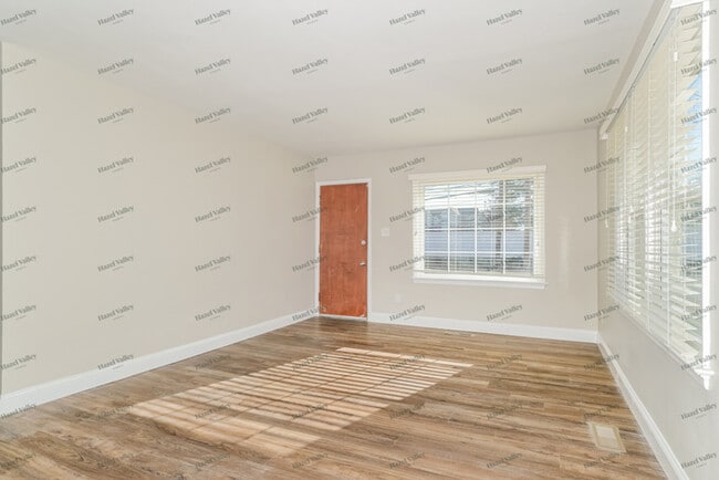 Building Photo - 1115 Ann Ave