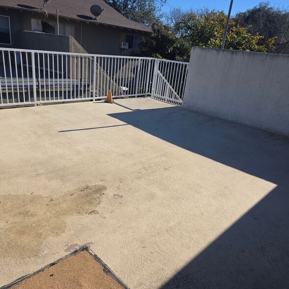 Building Photo - 2613 Andover Ave